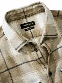 Unbezwingbares Overshirt -Bekleidungsverkauf Geschäft EC10 4629 DG