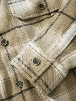 Unbezwingbares Overshirt -Bekleidungsverkauf Geschäft EC10 4629 DJ