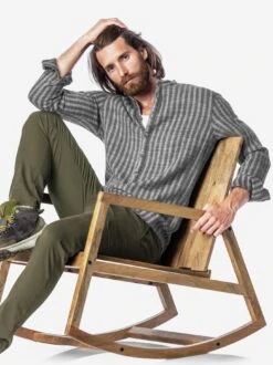 Bildhauerhemd -Bekleidungsverkauf Geschäft EC10 4694 DE