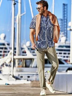 Grafiker-Kurzarmhemd -Bekleidungsverkauf Geschäft EC10 4746 DF 2