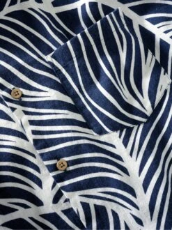 Grafiker-Kurzarmhemd -Bekleidungsverkauf Geschäft EC10 4746 DH 1