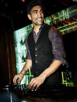 Bleib-dran-Hemd -Bekleidungsverkauf Geschäft EC10 4856 DF 1