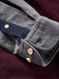 MoMA-Hemd 24 MoMA-Hemd -Bekleidungsverkauf Geschäft EC10 6026 DH 1