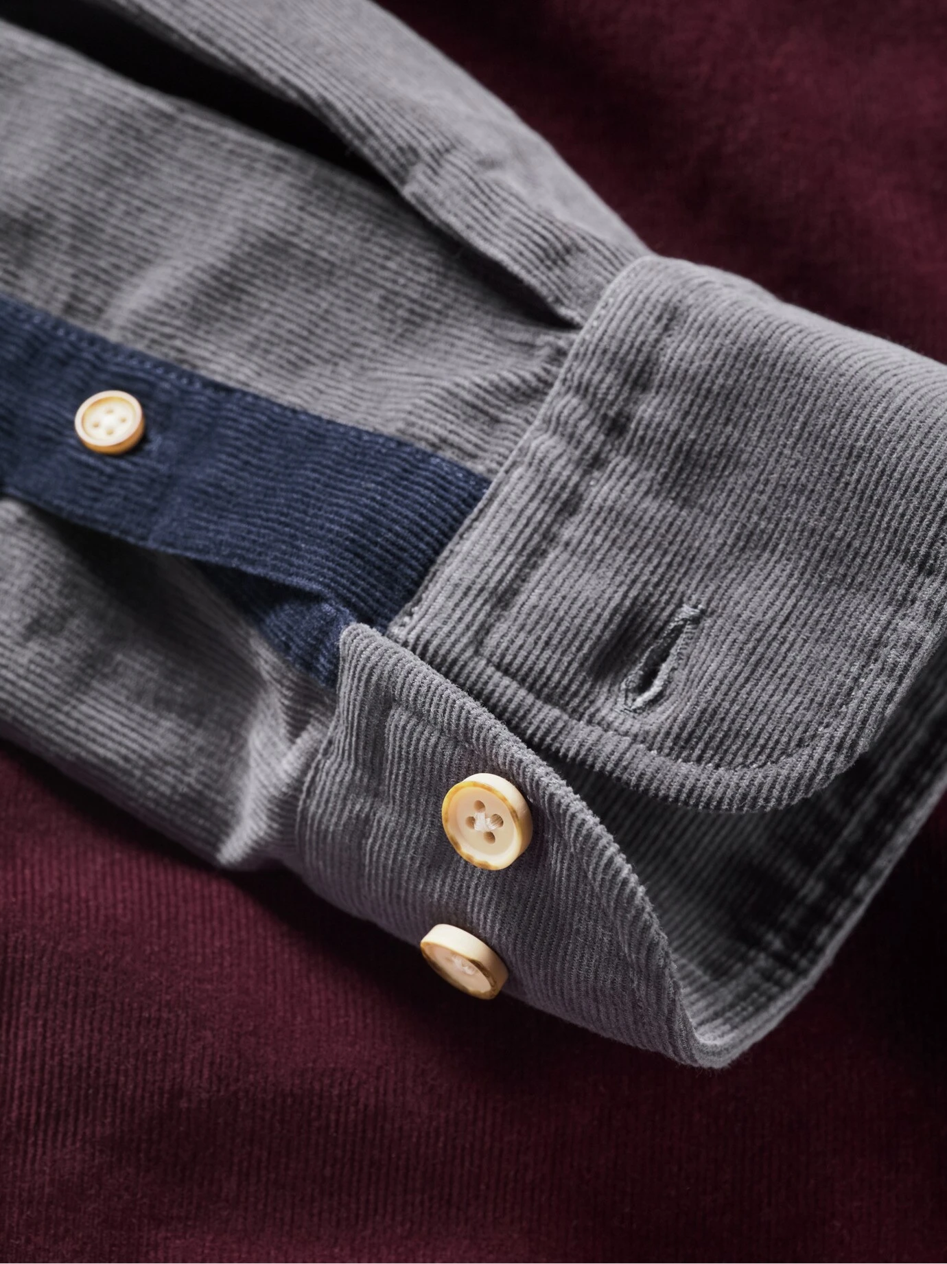 MoMA-Hemd 7 MoMA-Hemd – Bild 5