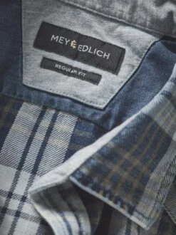 Blue Mountains-Jeanshemd -Bekleidungsverkauf Geschäft EC10 6041 DG 1