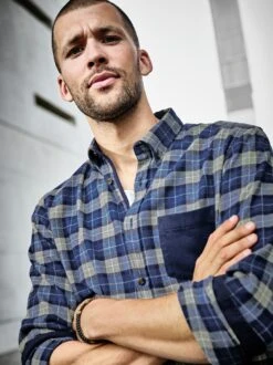 Charismatisches Flanellhemd -Bekleidungsverkauf Geschäft EC10 6100 DF 1