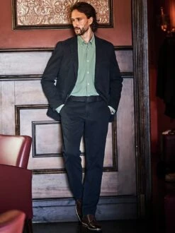 Gefährten-Cordhemd -Bekleidungsverkauf Geschäft EC10 6332 DE