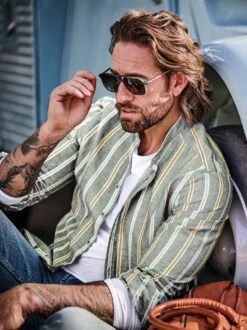 Ausgeglichenes Leinenhemd 24 Ausgeglichenes Leinenhemd -Bekleidungsverkauf Geschäft EC10 7372 DF