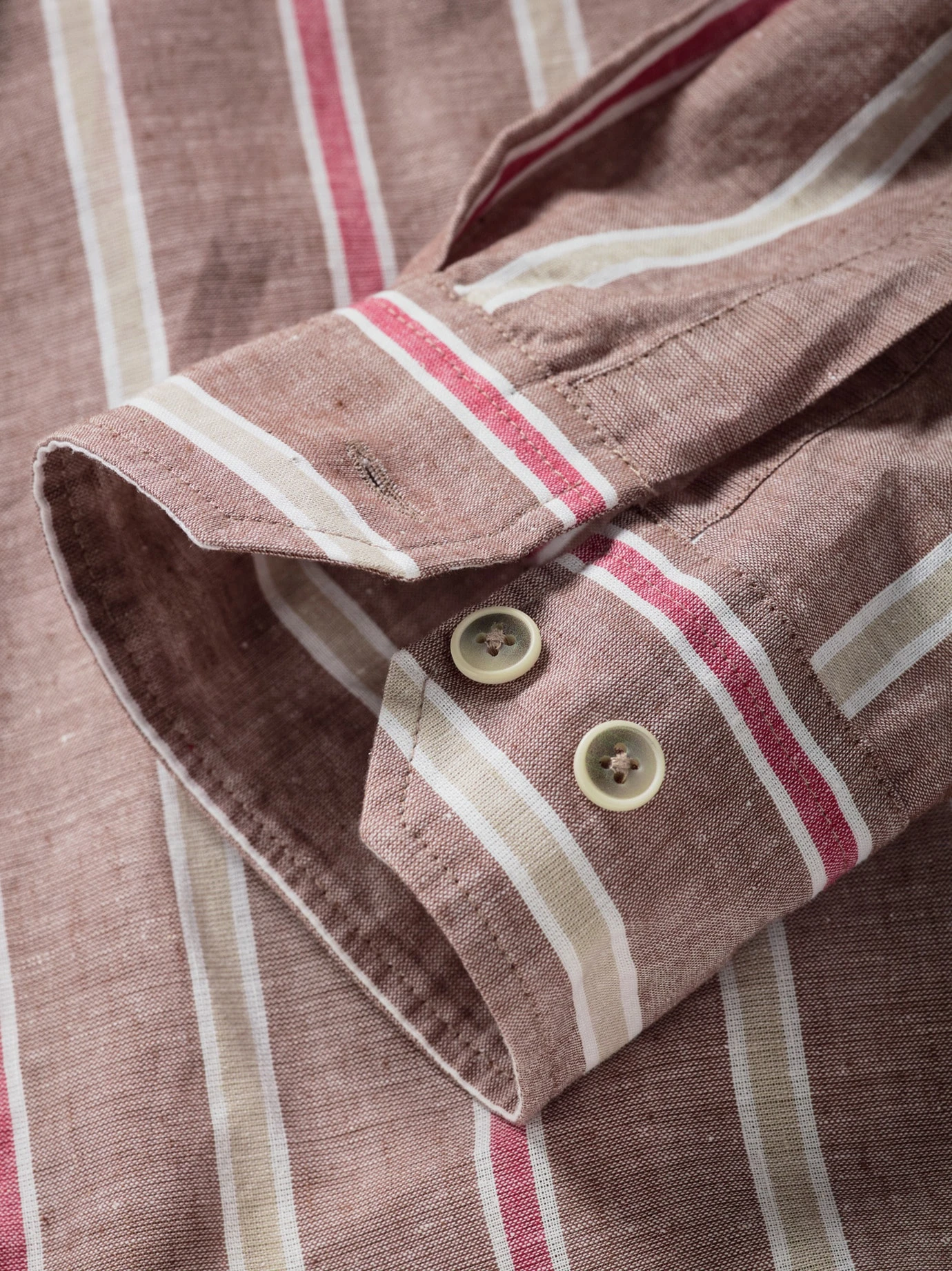 Ausgeglichenes Leinenhemd 19 Ausgeglichenes Leinenhemd – Bild 17