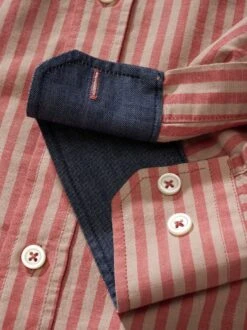 Graduiertes Hemd -Bekleidungsverkauf Geschäft EC10 7457 DI