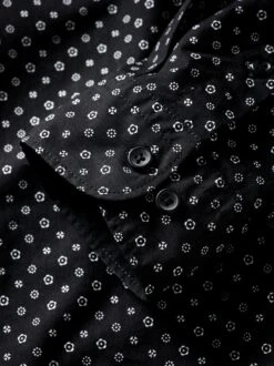 Karussel-Hemd -Bekleidungsverkauf Geschäft EC10 7895 DI 1