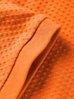 Auf-den-Punkt-Shirt -Bekleidungsverkauf Geschäft EC23 6156 DH