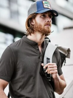 Profil-Polo -Bekleidungsverkauf Geschäft EC23 6161 DF