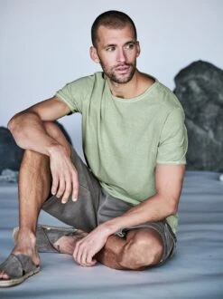 Mineralisches Shirt 35 Mineralisches Shirt -Bekleidungsverkauf Geschäft EC23 6238 DF