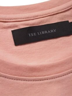 Fabelhaftes Shirt -Bekleidungsverkauf Geschäft EC23 6254 DG