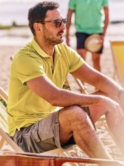 Gefährten-Polo -Bekleidungsverkauf Geschäft EC23 6305 DF 1