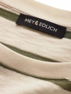 Im-Lot-Shirt -Bekleidungsverkauf Geschäft EC23 6369 DG 1