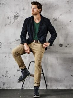 Magister-Shirt -Bekleidungsverkauf Geschäft EC23 7466 DE