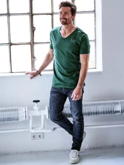 Magister-Shirt -Bekleidungsverkauf Geschäft EC23 7466 DF