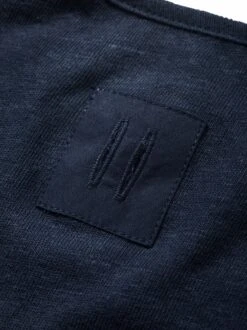 T-shirt Fa35rine -Bekleidungsverkauf Geschäft EC23 7597 DI