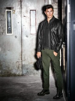 Ragazzi-Polo -Bekleidungsverkauf Geschäft EC23 7684 DF