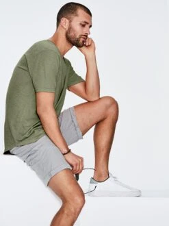 130-Gramm-Shirt -Bekleidungsverkauf Geschäft EC23 7863 DE