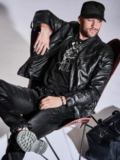 Streetart-Shirt Ernst -Bekleidungsverkauf Geschäft EC23 7883 DF 1