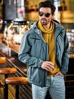 Ibiza-Jeans -Bekleidungsverkauf Geschäft EC24 4572 DF