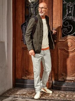 Unclean-Jeans -Bekleidungsverkauf Geschäft EC24 4690 DA 1