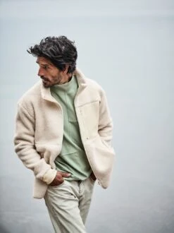 Unclean-Jeans -Bekleidungsverkauf Geschäft EC24 4690 DB