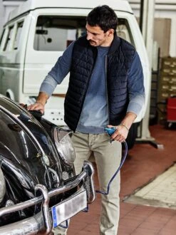 Unclean-Jeans -Bekleidungsverkauf Geschäft EC24 4690 DC 1