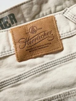 Unclean-Jeans -Bekleidungsverkauf Geschäft EC24 4690 DI 1