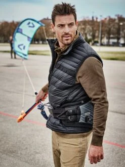 Gewaschene Cordhose -Bekleidungsverkauf Geschäft EC24 6051 DE 1