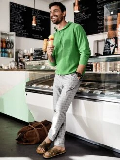 Loch-Ness-Hose -Bekleidungsverkauf Geschäft EC24 6053 DB