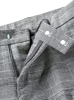 Loch-Ness-Hose -Bekleidungsverkauf Geschäft EC24 6053 DI