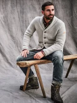 (Un)kaputtbare Jeans -Bekleidungsverkauf Geschäft EC24 6054 DD