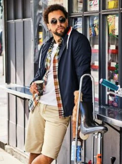 Tretarbeit-Cordshorts -Bekleidungsverkauf Geschäft EC24 6074 DD 1