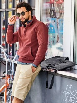 Tretarbeit-Cordshorts -Bekleidungsverkauf Geschäft EC24 6074 DE