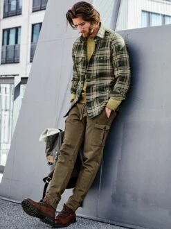 Dein-Block-Joggcargo -Bekleidungsverkauf Geschäft EC24 6078 DF