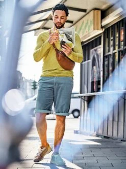 Tretarbeit-Cordshorts -Bekleidungsverkauf Geschäft EC24 6079 DF