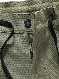 Multitool-Cargo -Bekleidungsverkauf Geschäft EC24 6084 DG