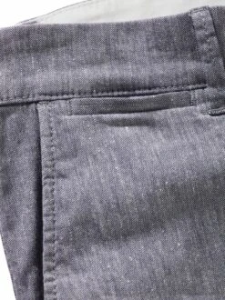 Von-bis-Chino -Bekleidungsverkauf Geschäft EC24 6097 DH