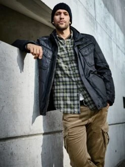 Großindustriellen-Cargo -Bekleidungsverkauf Geschäft EC24 6100 DE