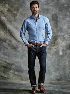 Kraftakt-Jeans -Bekleidungsverkauf Geschäft EC24 6121 DE 1