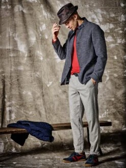 Esterhazy-Chino -Bekleidungsverkauf Geschäft EC24 6143 DE 1