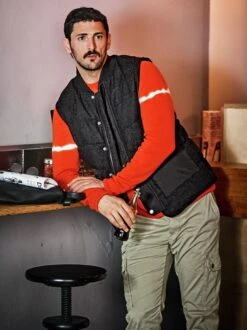 Frische Cargo -Bekleidungsverkauf Geschäft EC24 6214 DD 1