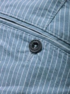 Wadenbetoner-Indigoshorts -Bekleidungsverkauf Geschäft EC24 6231 DI