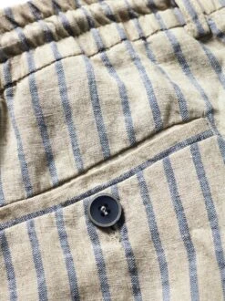 Wadenbetoner-Leinenshorts 21 Wadenbetoner-Leinenshorts -Bekleidungsverkauf Geschäft EC24 6240 DI 1