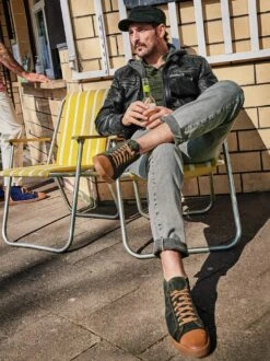 Comeback-Jeans -Bekleidungsverkauf Geschäft EC24 6242 DE 1