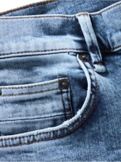 Insel-Jeans -Bekleidungsverkauf Geschäft EC24 6282 DJ 1